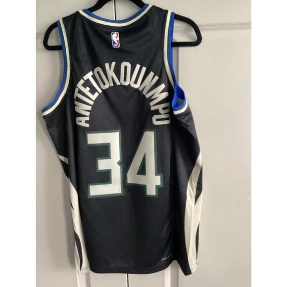 Jordan Milwaukee Bucks Statement Edition Swingman Jersey Size: Medium Color: Blk - Picture 9 of 12